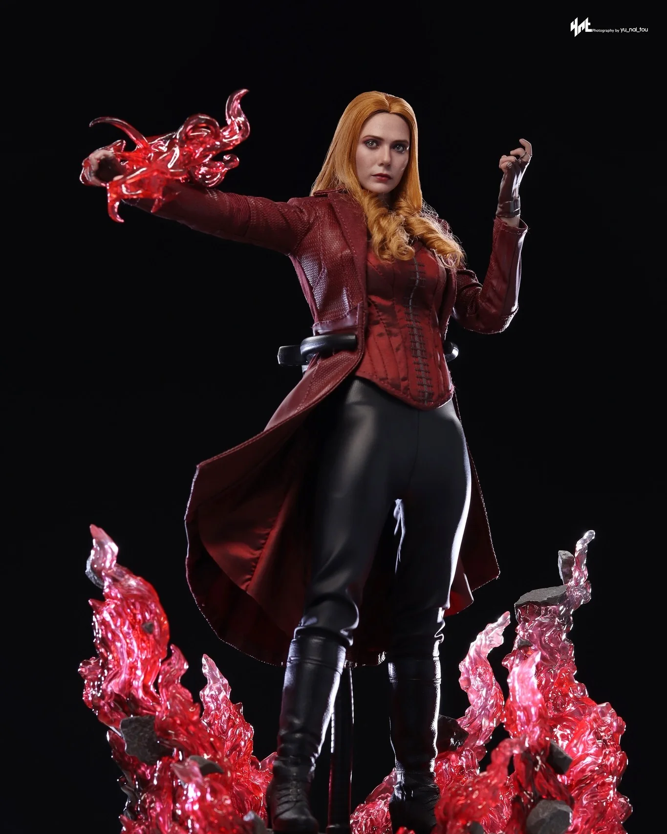 Hot Toys DX36AE Avengers Endgame Scarlet Witch 1/6th Scale Collectible Figure (Artisan Edition with Rooted Hair) - Image 3