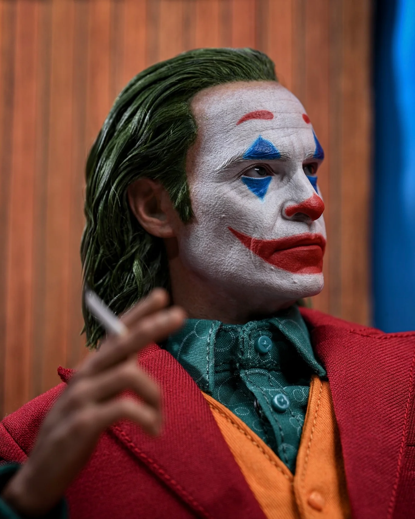 Hot Toys DX43AE The Joker 2019 Joker (Artisan Edition) 1/6 Scale Collectible Figure - Image 3