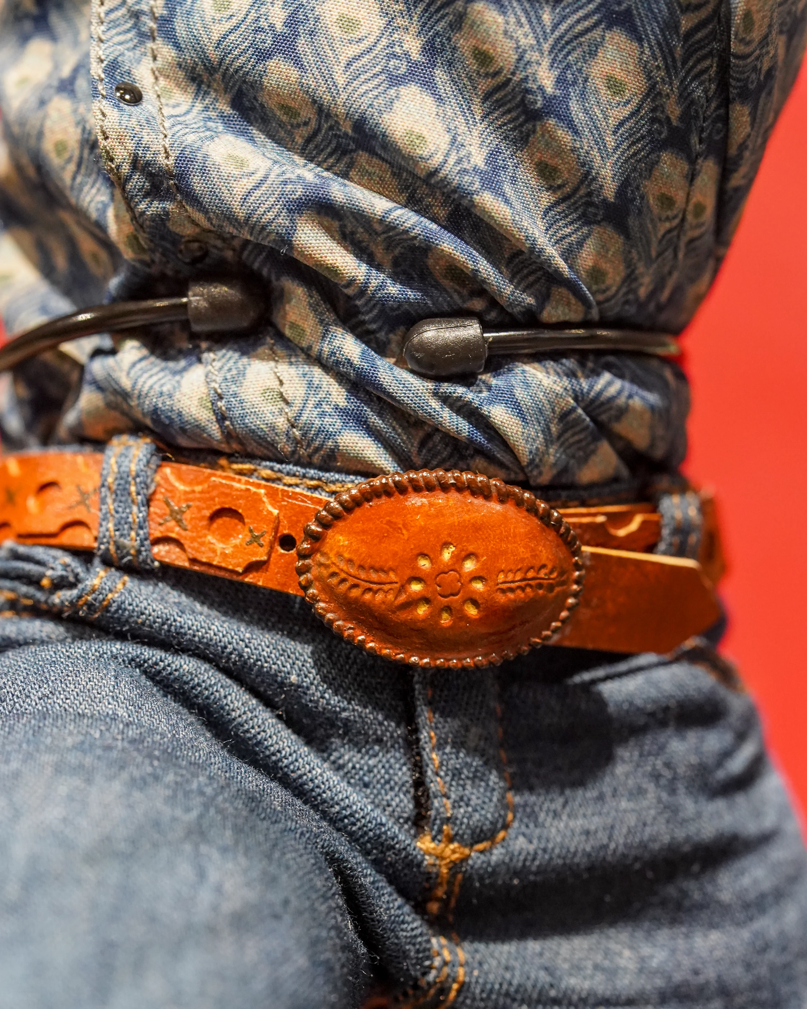 Hot Toys MMS660B X-Men: Days of Future Past 1/6th scale Wolverine (1973 Version) Collectible Figure (Deluxe Version Special Edition) - Image 11