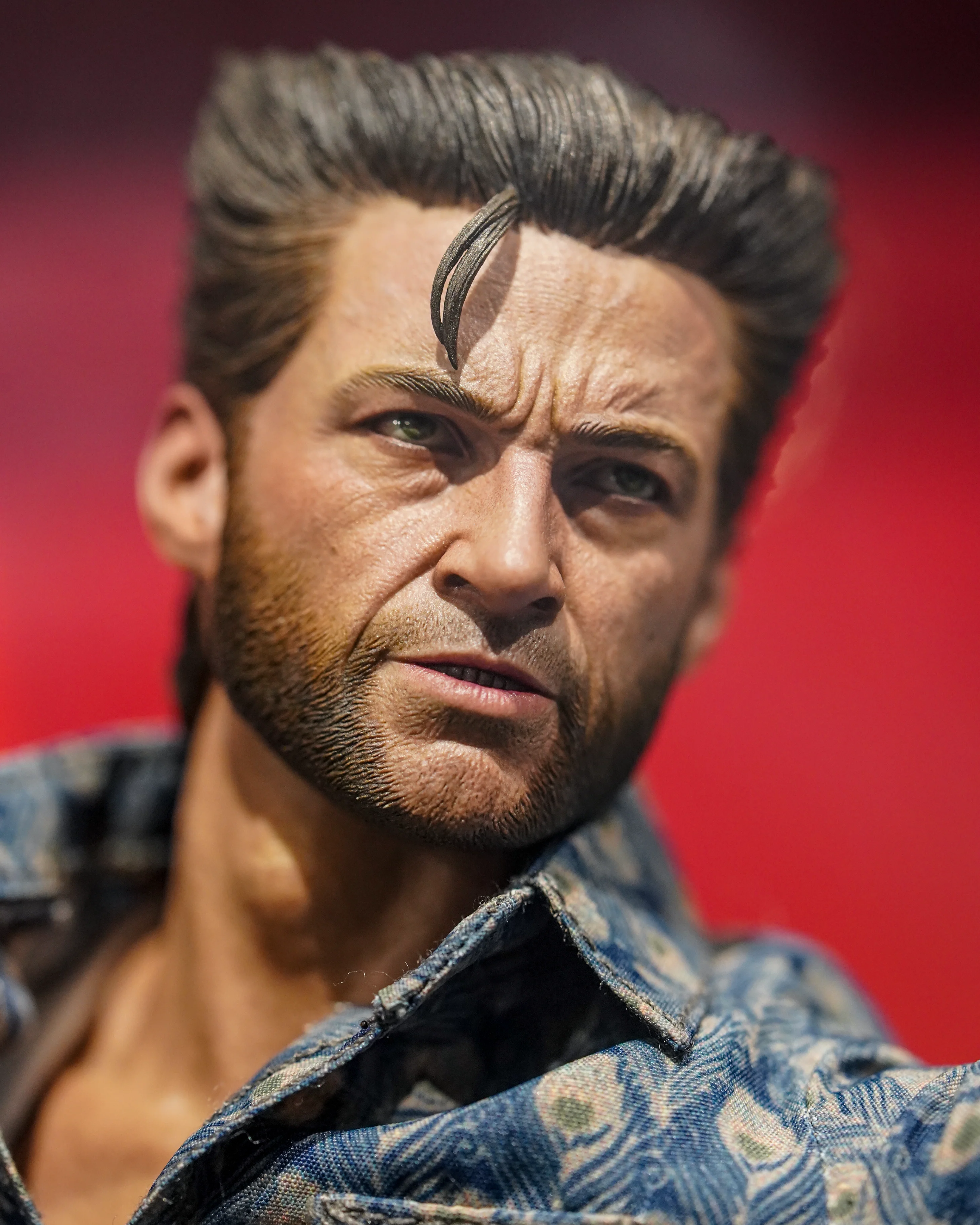 Hot Toys MMS660B X-Men: Days of Future Past 1/6th scale Wolverine (1973 Version) Collectible Figure (Deluxe Version Special Edition) - Image 3